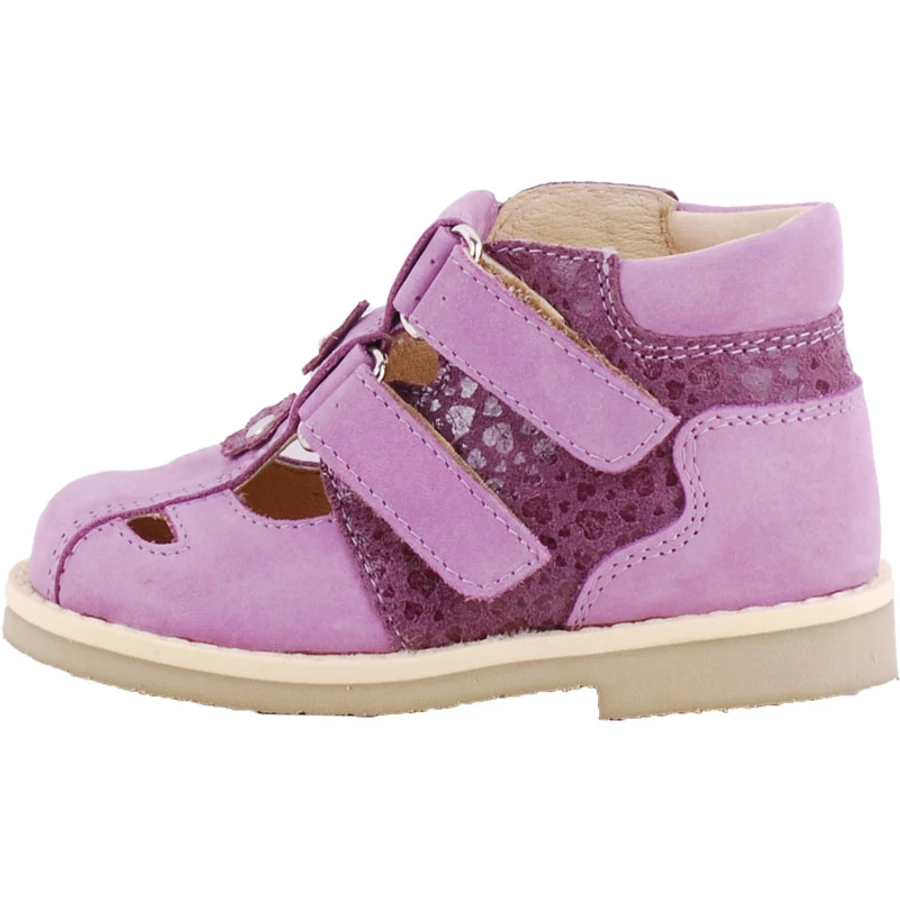 Supinált sportcipő